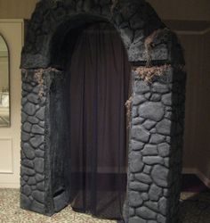 halloween-scary-gate