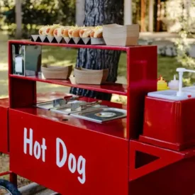 Καρότσι με Hot Dog