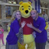 mascot-winnie-the-pooh Στολές και μασκότ με αγαπημένους παιδικούς ήρωες