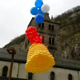 hanging-balloon-bell